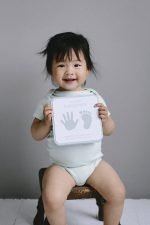 Lata Cuadrada Gris Babyprints Pearhead - Imagen 3